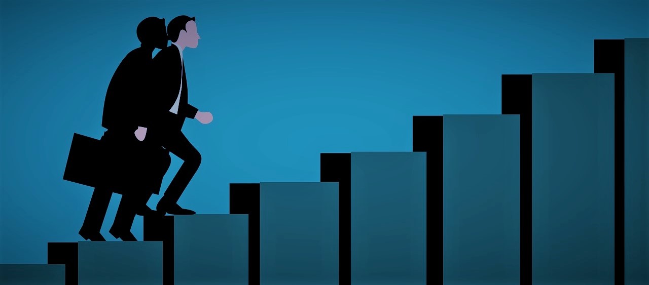 professionnel qui grimpe des échelons